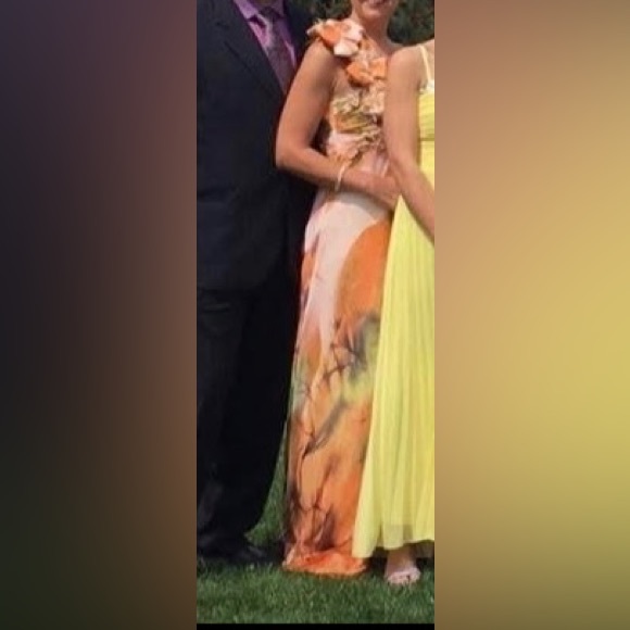 Beautifully flowing Tony B dress by Tony Bowls. Prom or evening gown. - Picture 7 of 7